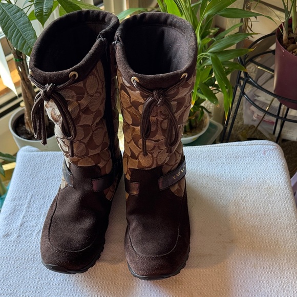Coach Kids Brown and Tan Boots - Picture 1 of 5